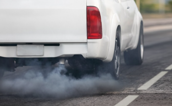 Запрет на передвижение и конфискация госномера грозят авто с токсичным выхлопом