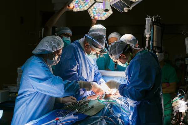 В Карасайской больнице врачи спасли пожилую больную
