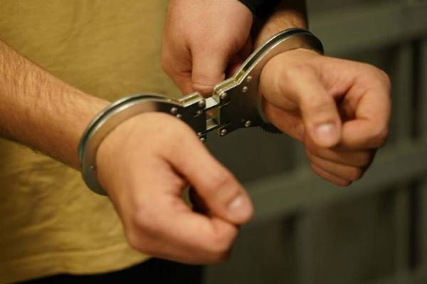 Подозреваемого в серии краж, мошенничеств и грабежей задержали полицейские Жетісу