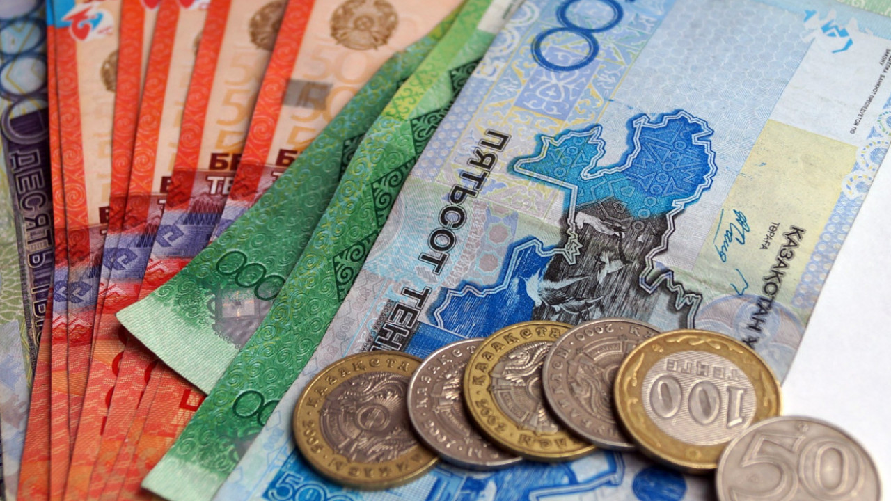 Токаев: Казахстанцам выплатят по 42 500 тенге за июль