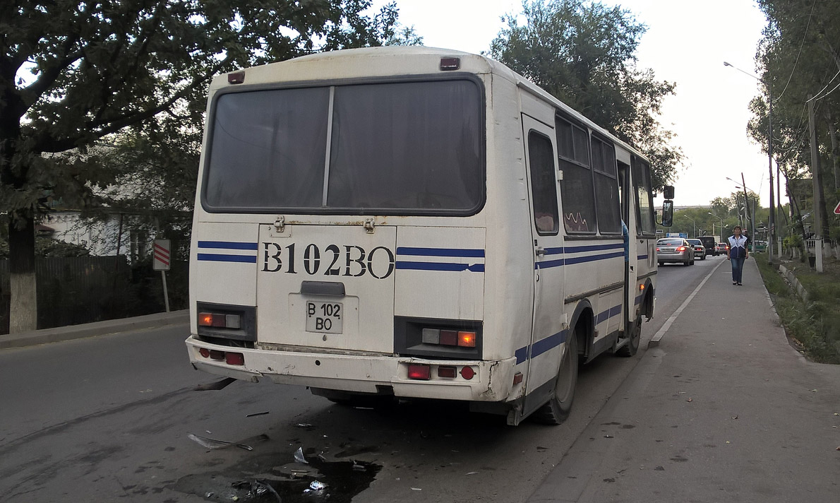 Три автобусных маршрута убрали в Боралдае: люди недовольны действующим автопарком