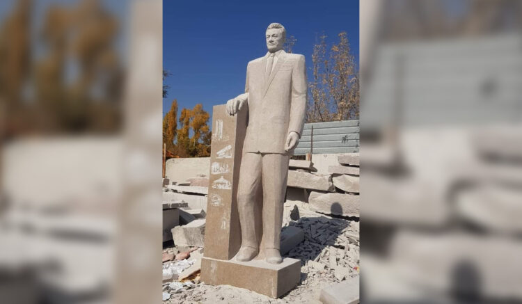 Областной акимат ответил на критику памятника Кунаеву