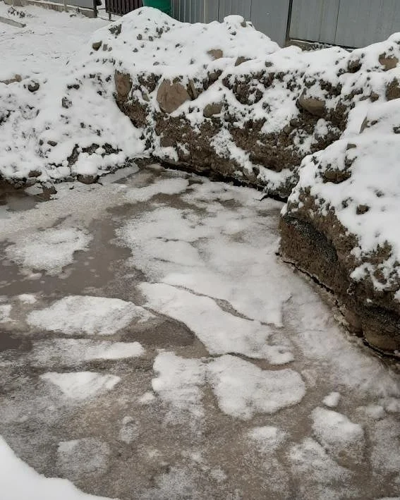 Ледяная яма на Нурпеисова: в Жанатурмысе прорывы