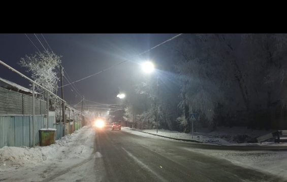 На четырех улицах города Есик ремонтируют наружное освещение
