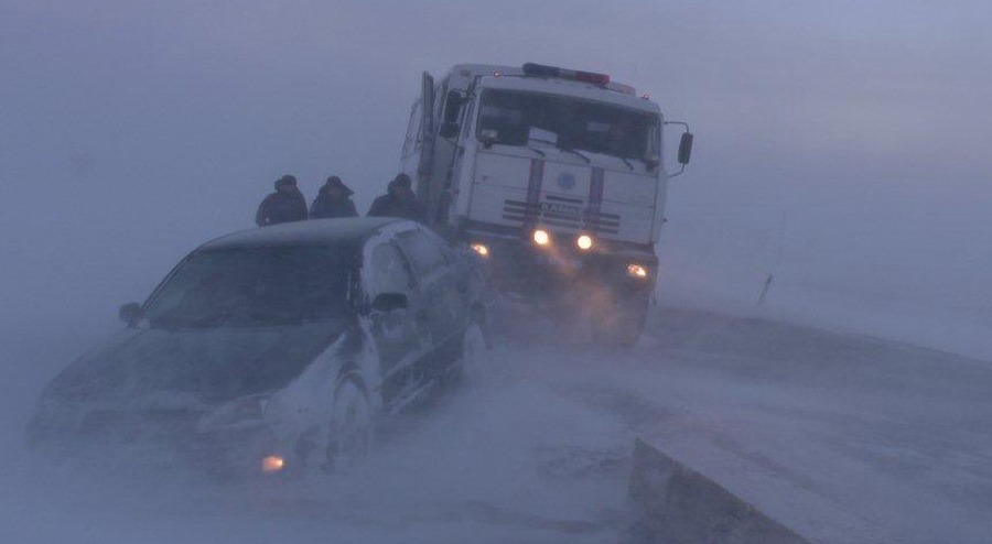 Беременную женщину спасли из снежного плена в Алматинской области