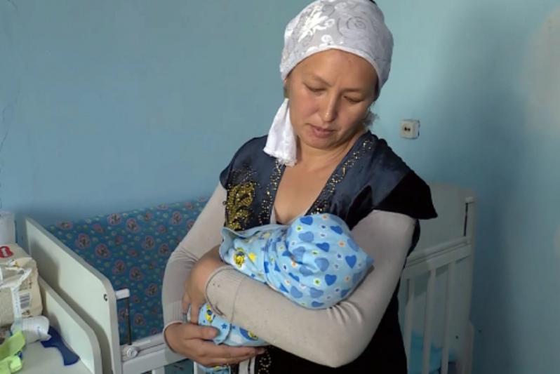 14-й ребенок родился у семьи в Алматинской области