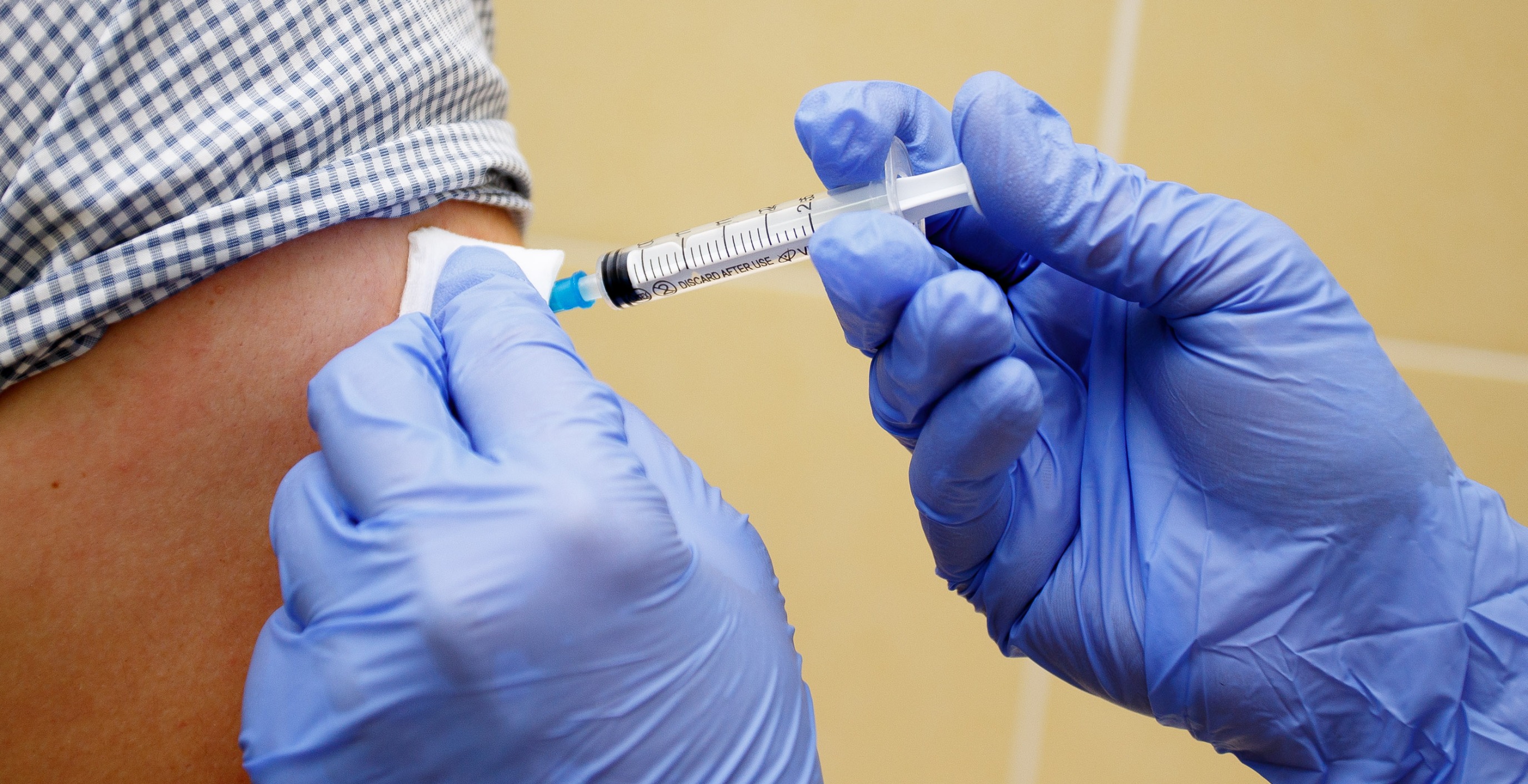 Какие преимущества получают вакцинированные от COVID в Казахстане: заявление министра