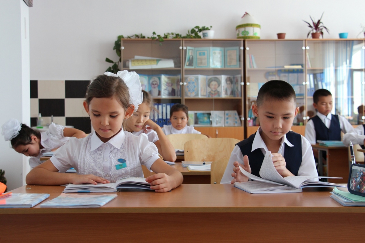 В школах Казахстана усилят меры безопасности после ЧП в Казани