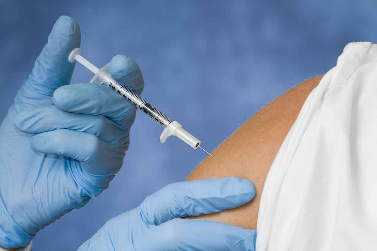 Сроки обязательной вакцинации от коронавируса для объектов МСБ пересмотрят в Казахстане