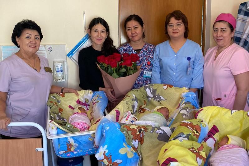 29-летняя жительница Панфиловского района родила тройню