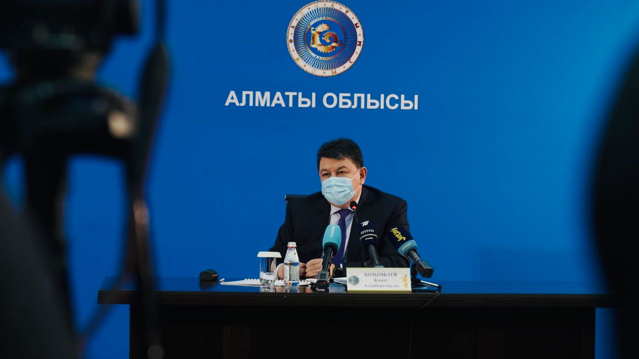 АЭС, кадровые перестановки и про нецензурную брань, - Канат Бозумбаев провел пресс-конференцию
