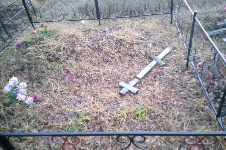 В Алматинской области поймали вандала, разгромившего могилу в Талгаре