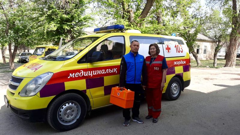 Фельдшер из Алматинской области переплыл реку Иле для спасения пациента