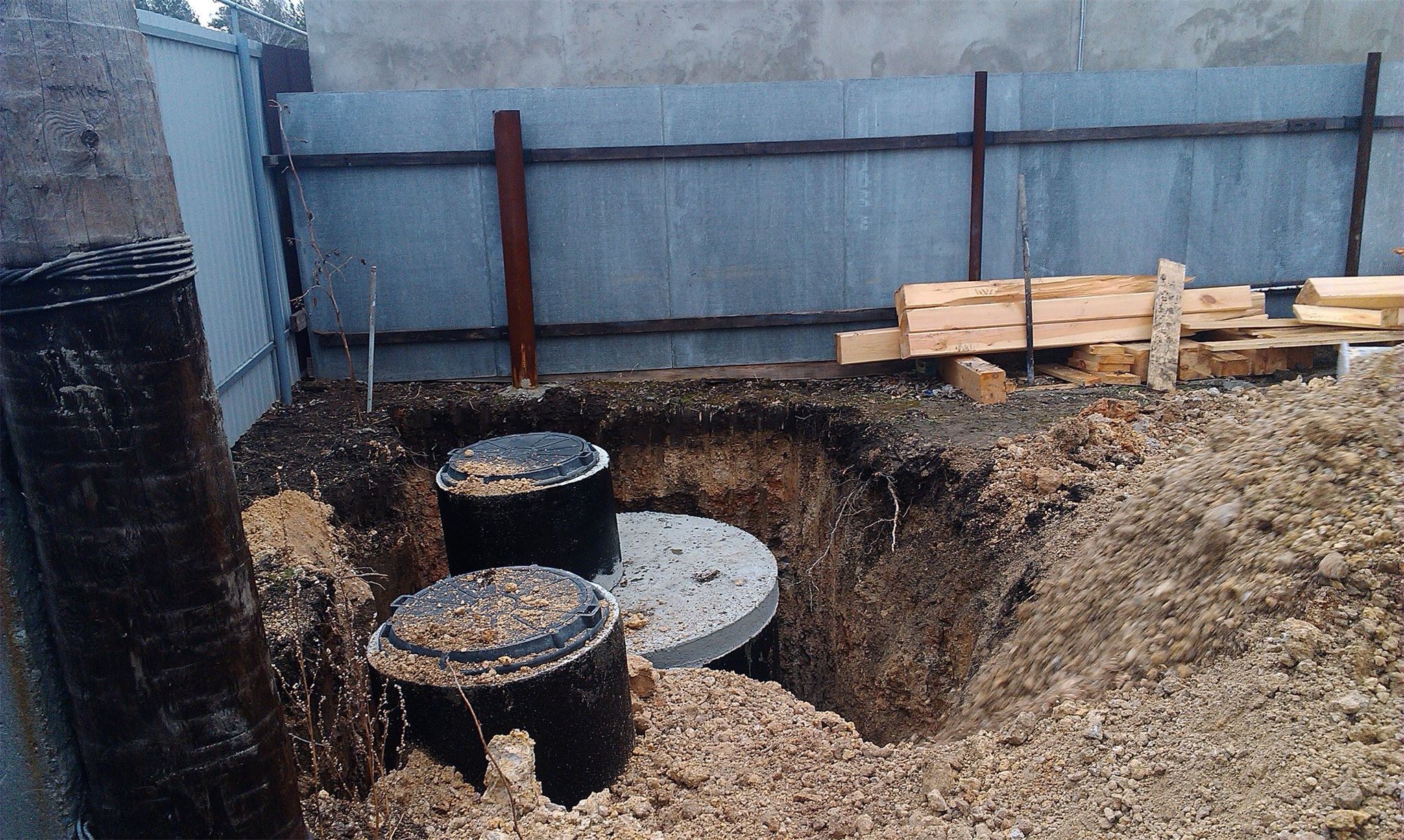 Трехлетняя девочка провалилась в выгребную яму в Карасайском районе