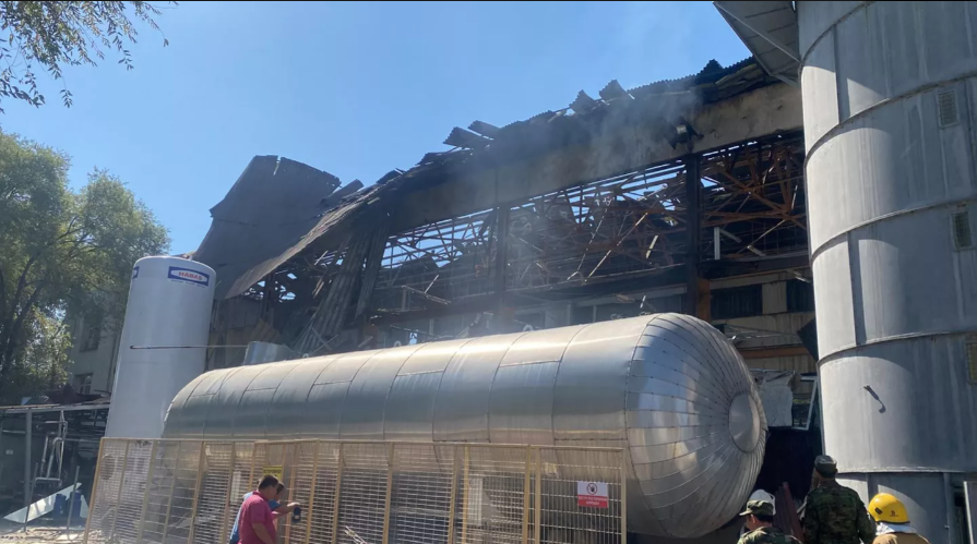 Взрыв газа на заводе в Илийском районе: один человек погиб, пятеро - пострадали