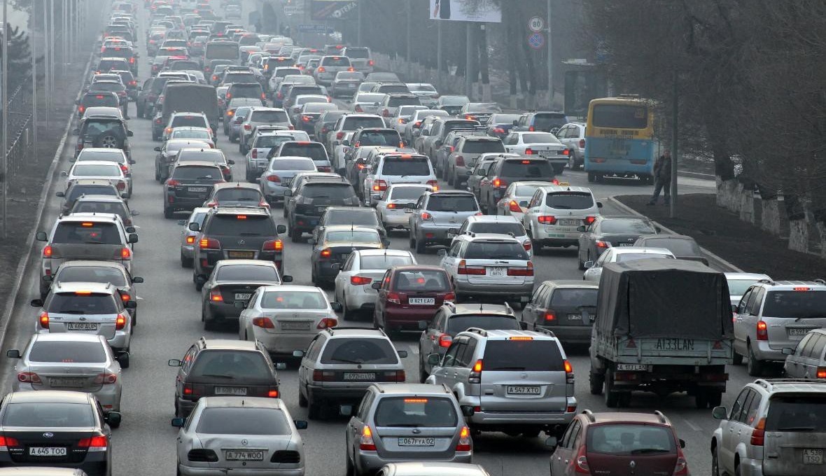 Казахстан вошел в рейтинг худших стран с самыми перегруженными дорогами