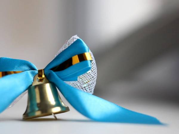 Дату последнего звонка предлагают перенести в казахстанских школах