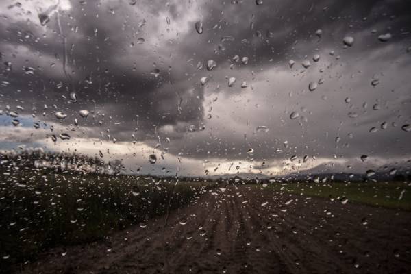 Штормовое предупреждение объявили в Алматинской области: где пройдут сильные ливни