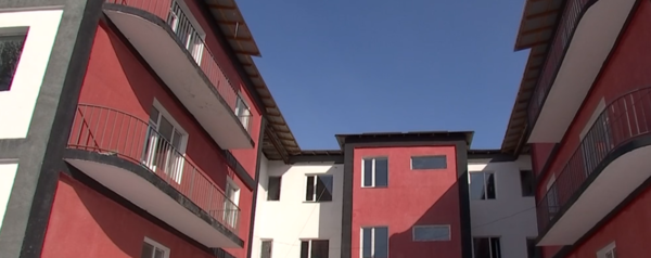 Дольщики остались без жилья в Каскелене: дом оказался в залоге у банка