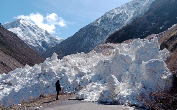 Ситуация с лавинами в горах Алматы и Алматинской области