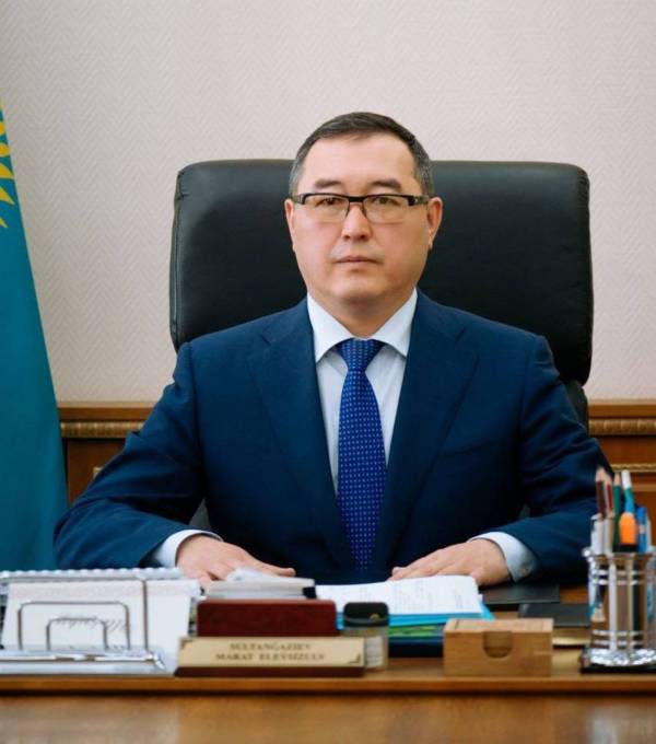 Более 2 млн тенге: сколько получает аким Алматинской области