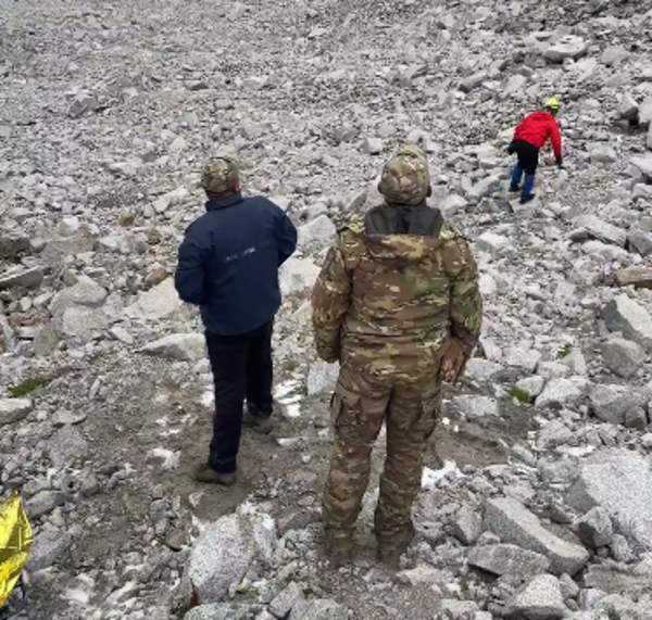 Камнепад в горах Алматинской области: туриста спасли с высоты 4500 метров