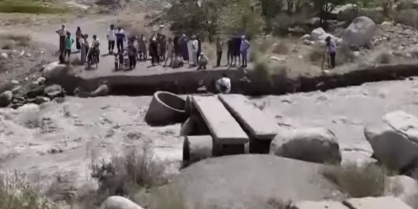 Разрушенный мост стал последней каплей для жителей дачных кооперативов в Талгарском районе