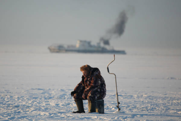 На Капшагае спасли рыбаков с отколовшейся льдины