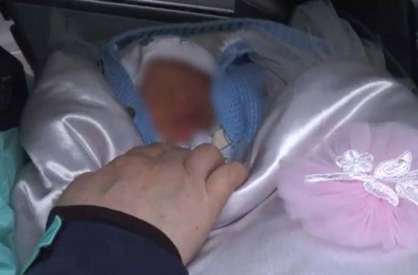 В Алматы родители пытались продать новорожденного малыша за 2 млн
